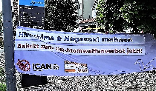 Professionelle Schilder mit KI – Für Geschäft, Werbung & Zuhause - Gestalte  dein eigenes Straßennamen Schild